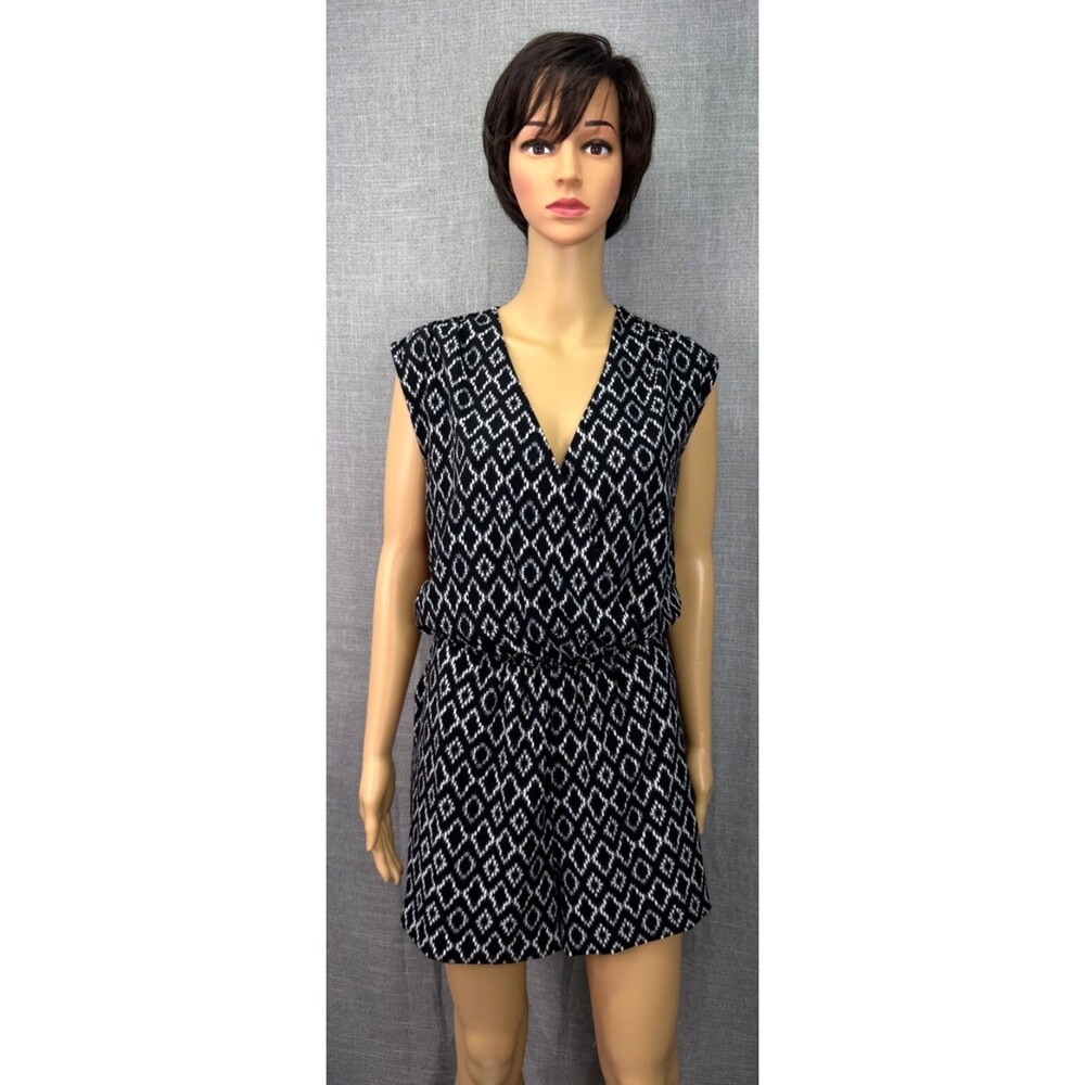 Banana Republic Sleeveless Romper Women's Size 10 Black White Geo Print
